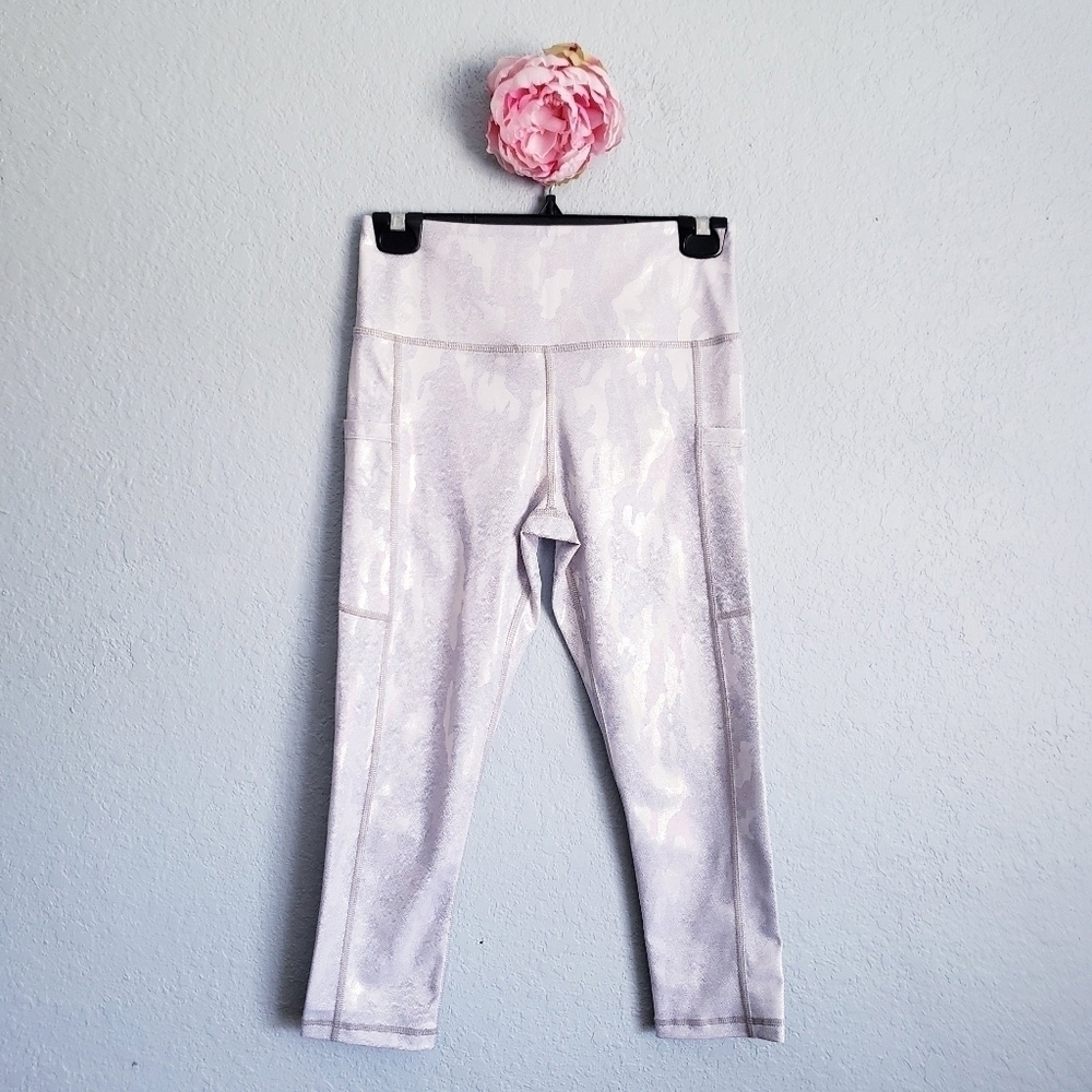 Zyia Iridescent Pearl Camo Crop Leggings